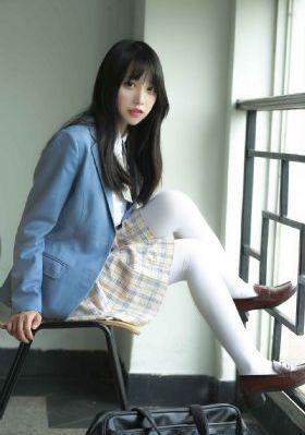 天降女子从二楼掉下来了