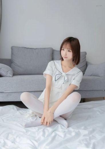 年轻大胸女教师3