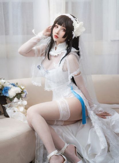 不穿内衣的瑜伽教练在线观看